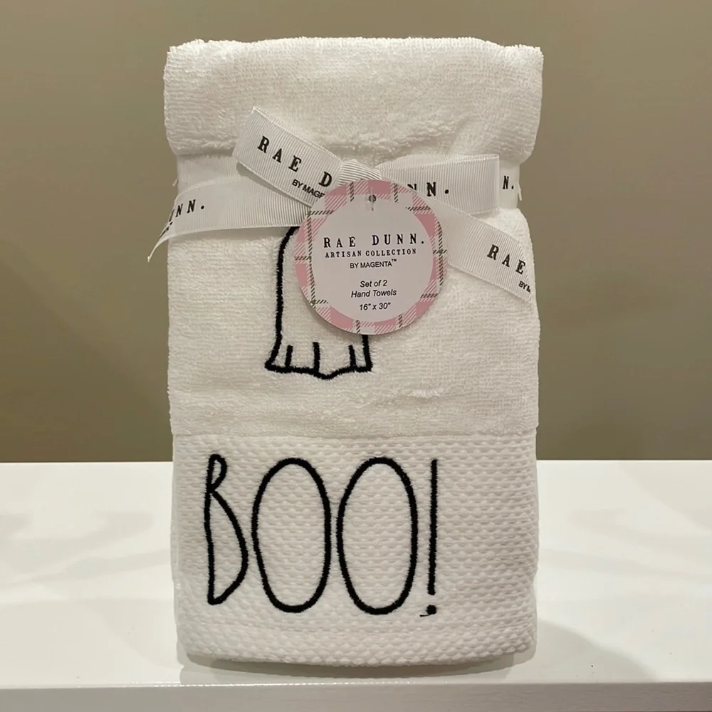 NWT Rae Dunn Set of 2 BOO Halloween Hand Towels